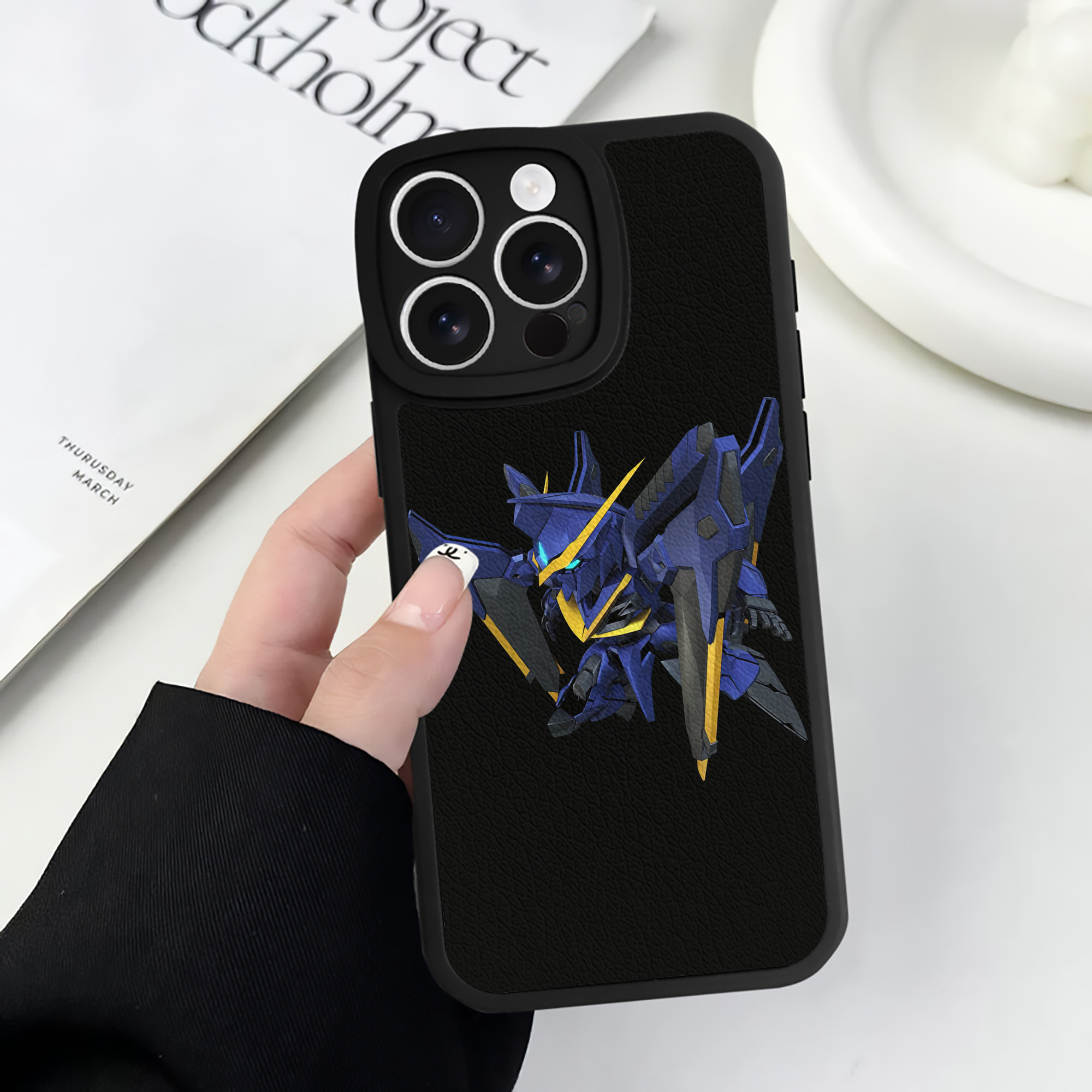 （画像用） 機動戦士ガンダム Mobile Suit Gundam 【iPhone 16シリーズ対応】シリコンスマホケース（レザー調） 材質：シリコン
